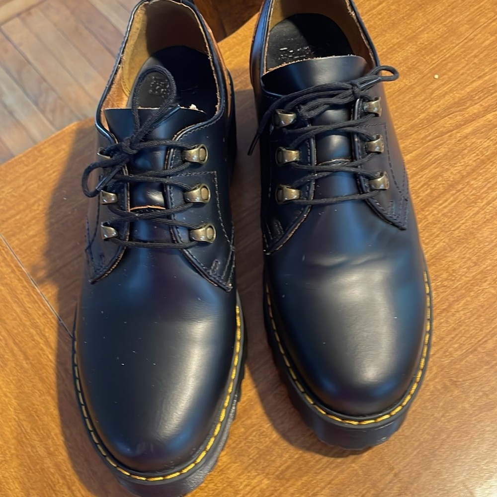 Dr. Martens Leona Lug sole platform Black and Brown Leather  Derby NWT!